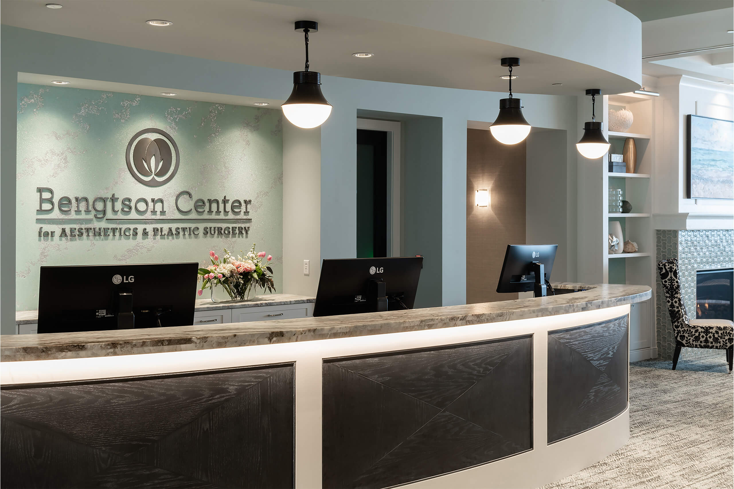 intake desk for the Bengtson Center for Aesthetics & Plastic Surgery