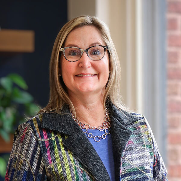 Stacey Woods headshot