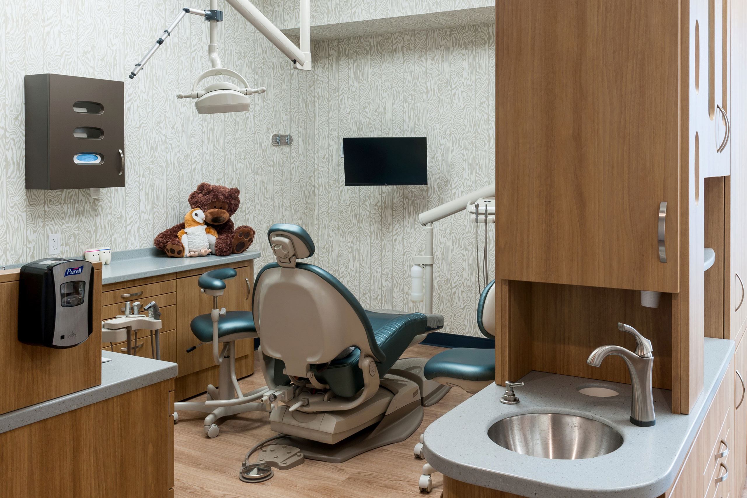 Pediatric Dental Specialist of West Michigan exam room